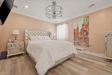 45 Cottonwood Lane Westbury NY 11590
