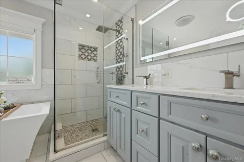45 Cottonwood Lane Westbury NY 11590
