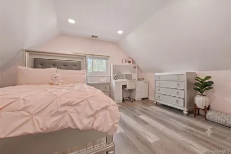 45 Cottonwood Lane Westbury NY 11590