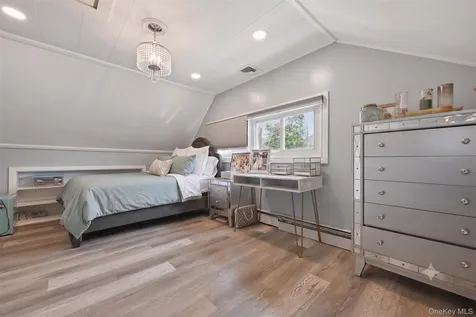 45 Cottonwood Lane Westbury NY 11590