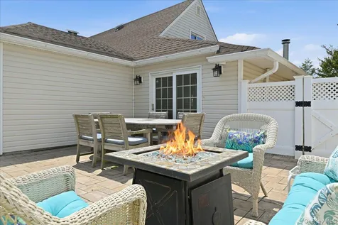 45 Cottonwood Lane Westbury NY 11590