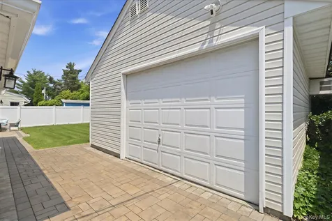 45 Cottonwood Lane Westbury NY 11590