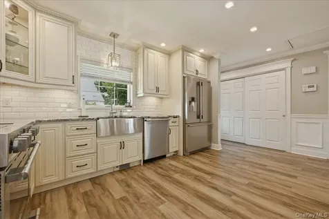 45 Cottonwood Lane Westbury NY 11590