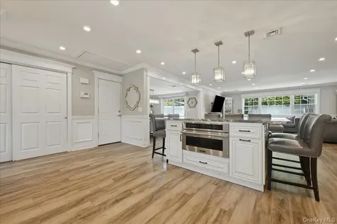 45 Cottonwood Lane Westbury NY 11590