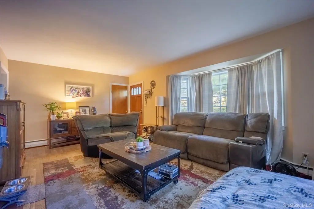 1561-1565 Route 376 Wappingers Falls NY 12590