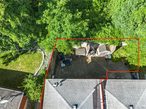 6915 Little Neck Parkway Glen Oaks NY 11004