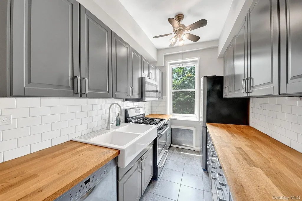 2465 Palisade Avenue Bronx NY 10463