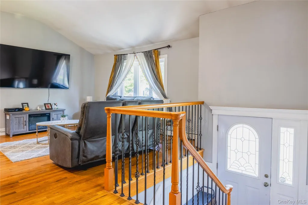 5 2nd Street Coram NY 11727