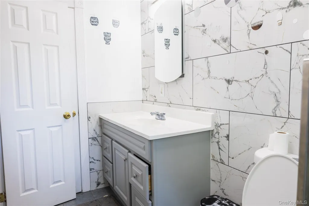 5 2nd Street Coram NY 11727