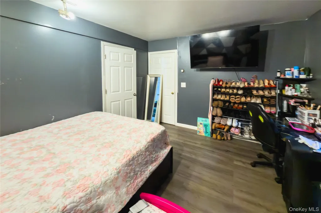 5 2nd Street Coram NY 11727