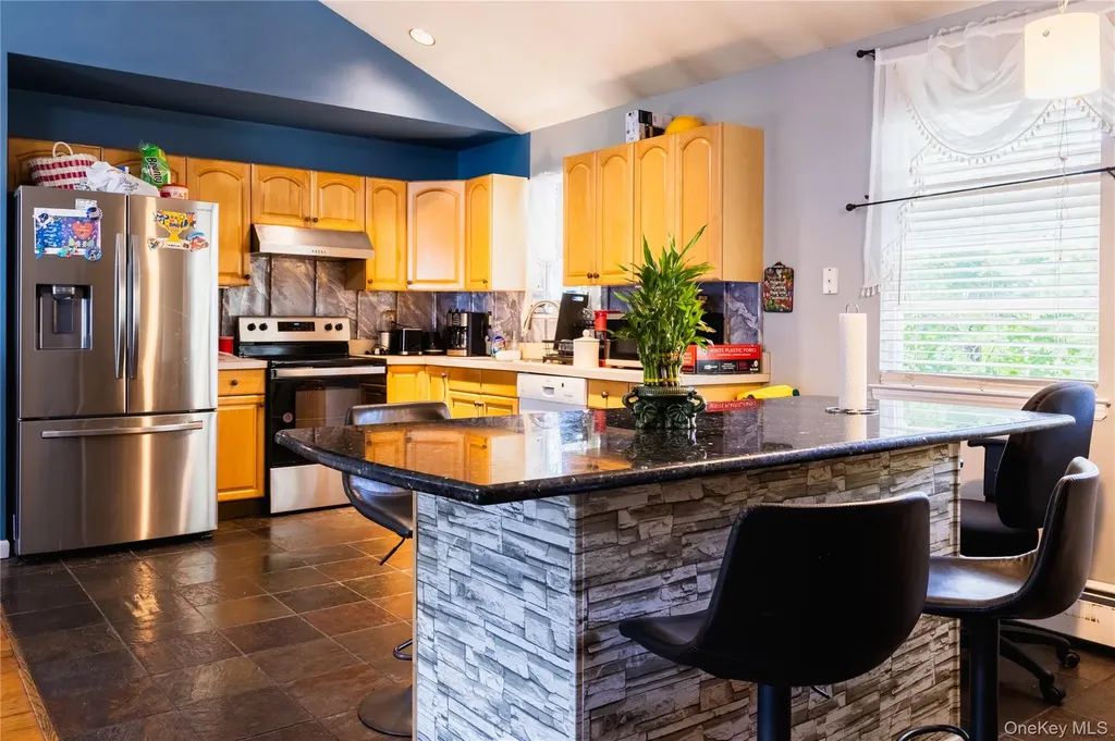 5 2nd Street Coram NY 11727