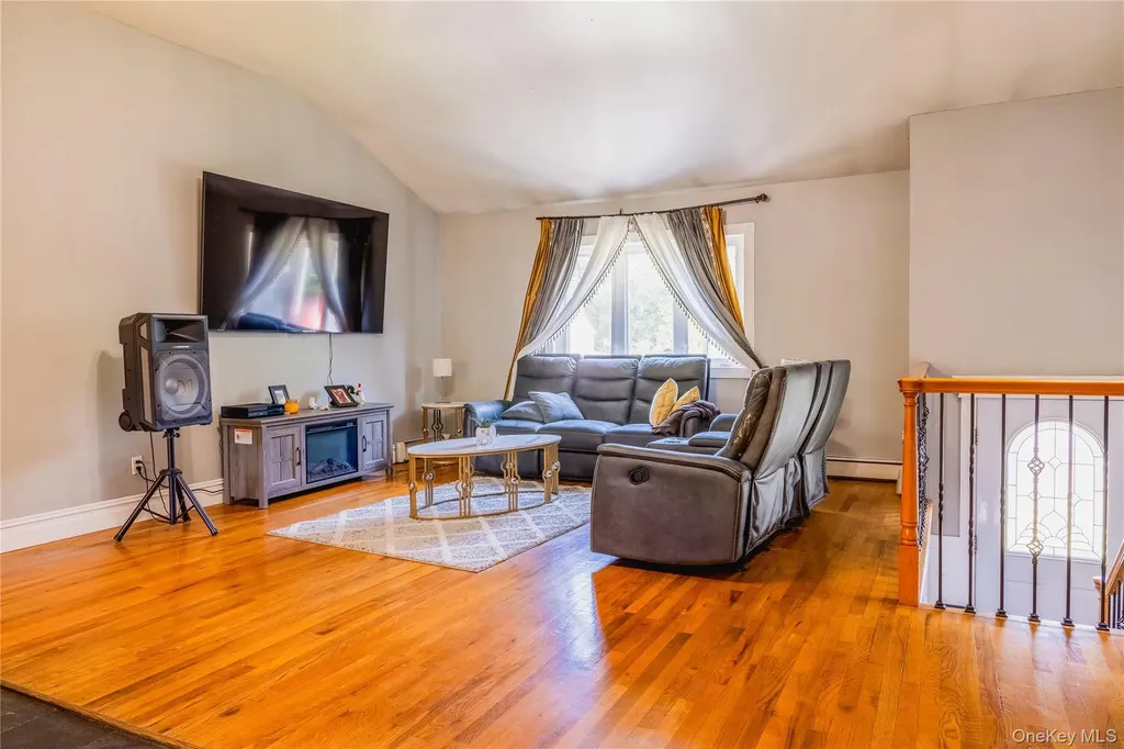 5 2nd Street Coram NY 11727