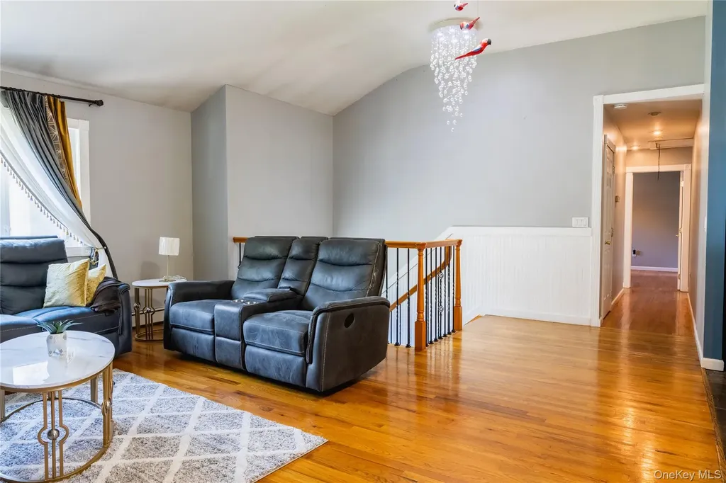 5 2nd Street Coram NY 11727