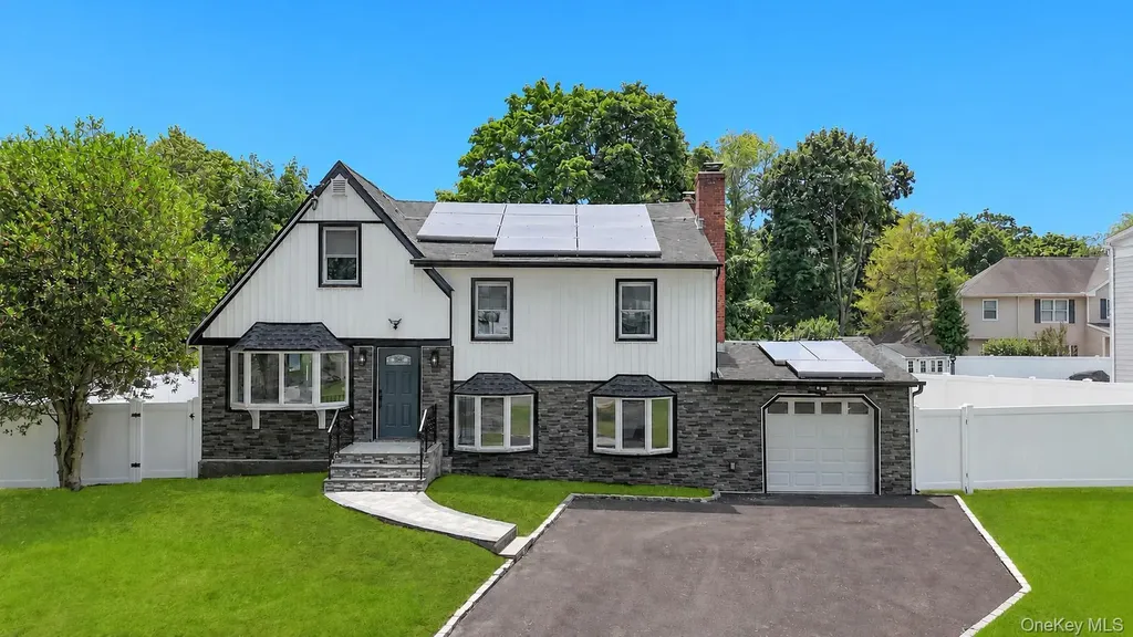 4 Ruby Lane Huntington Station NY 11746