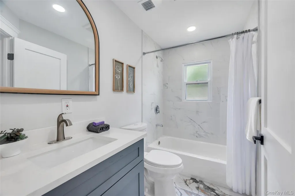 4 Ruby Lane Huntington Station NY 11746