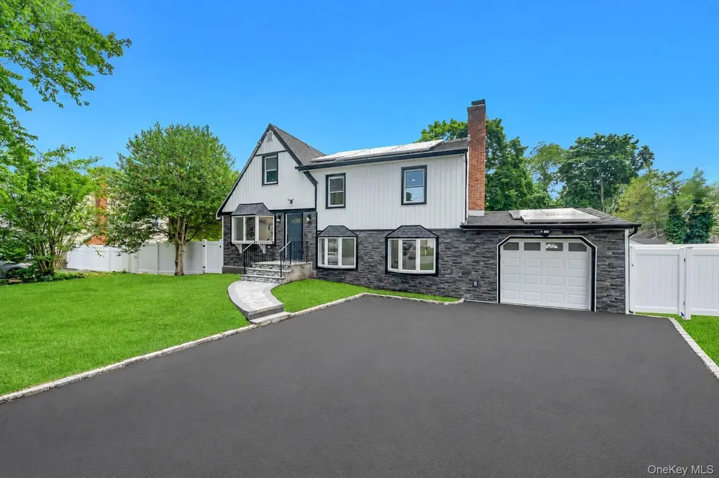 4 Ruby Lane Huntington Station NY 11746