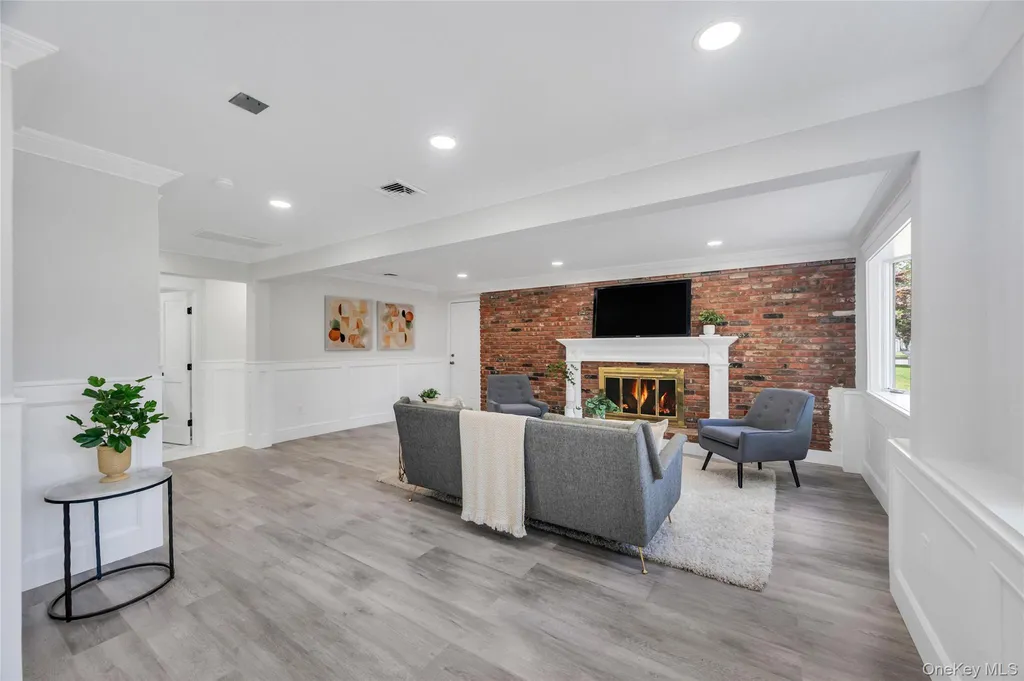 4 Ruby Lane Huntington Station NY 11746