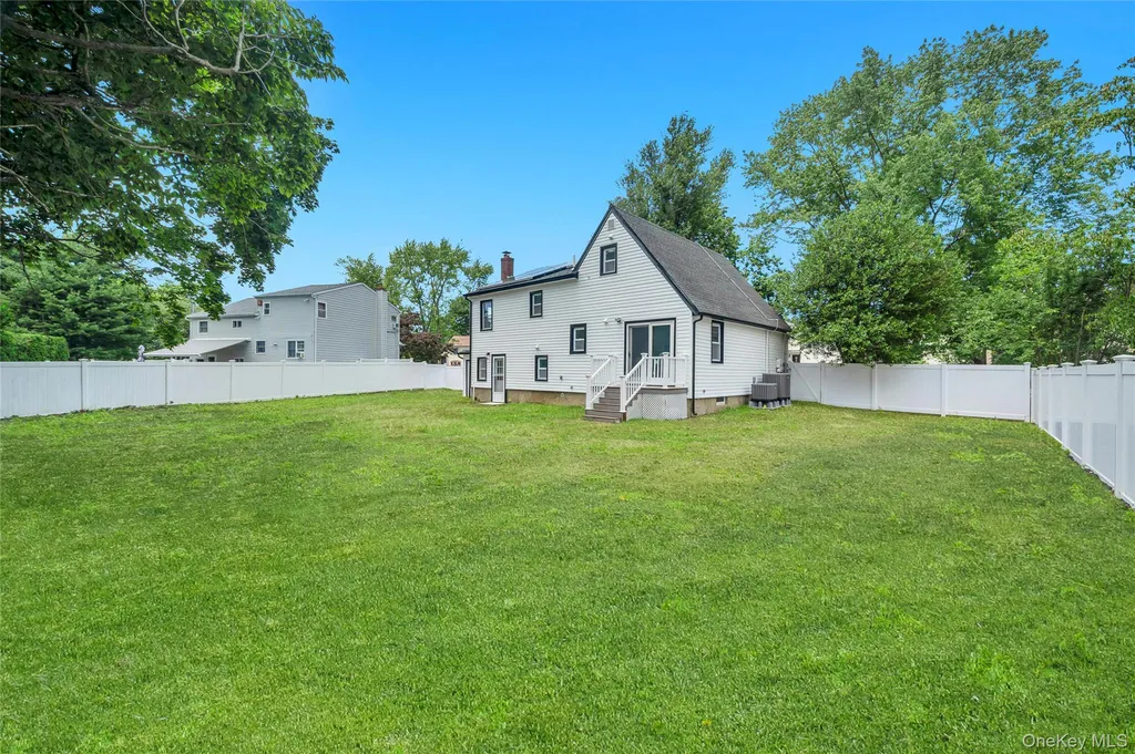 4 Ruby Lane Huntington Station NY 11746
