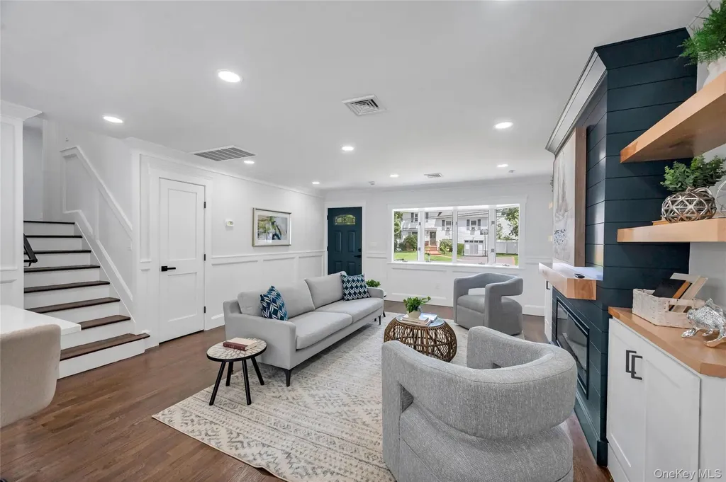 4 Ruby Lane Huntington Station NY 11746