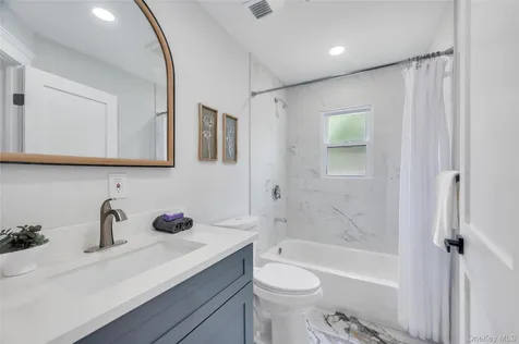 4 Ruby Lane Huntington Station NY 11746
