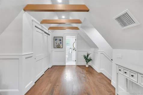 4 Ruby Lane Huntington Station NY 11746