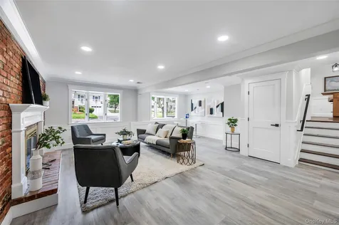 4 Ruby Lane Huntington Station NY 11746