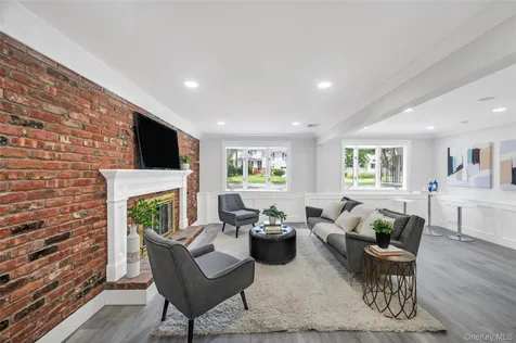 4 Ruby Lane Huntington Station NY 11746