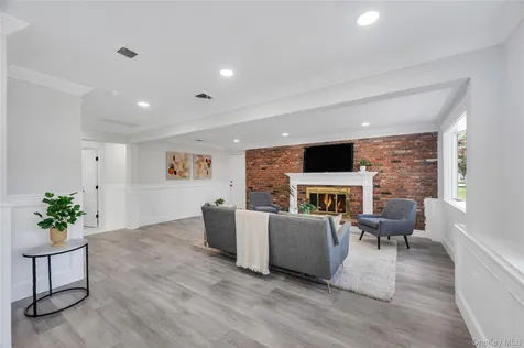 4 Ruby Lane Huntington Station NY 11746