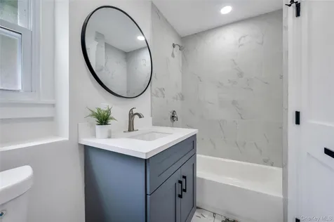4 Ruby Lane Huntington Station NY 11746