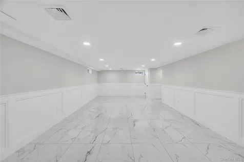 4 Ruby Lane Huntington Station NY 11746