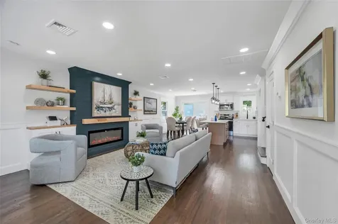 4 Ruby Lane Huntington Station NY 11746