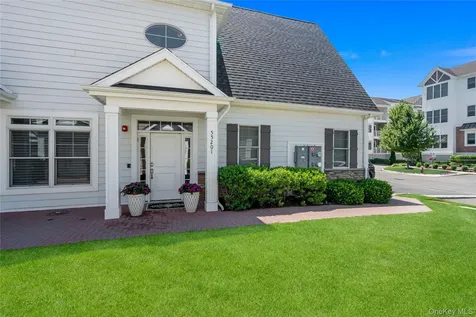 55201 Spruce Pond Circle Plainview NY 11803