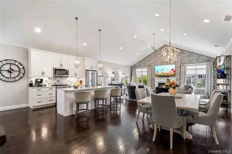55201 Spruce Pond Circle Plainview NY 11803