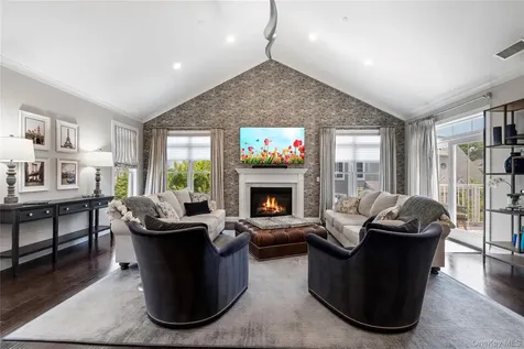55201 Spruce Pond Circle Plainview NY 11803