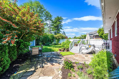 9 Stuart Drive Syosset NY 11791