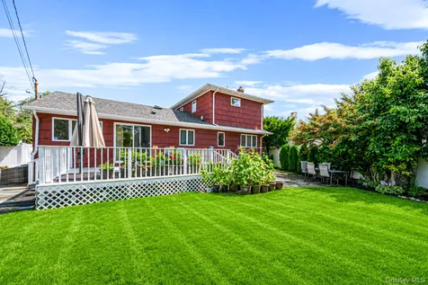 9 Stuart Drive Syosset NY 11791