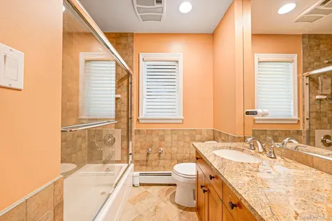 9 Stuart Drive Syosset NY 11791
