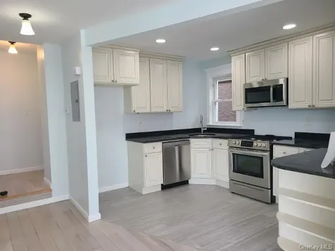 75 St John's Place New Rochelle NY 10801