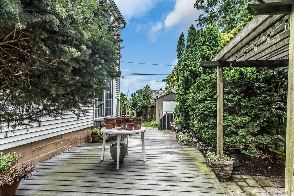 23 Emily Drive Ronkonkoma NY 11779