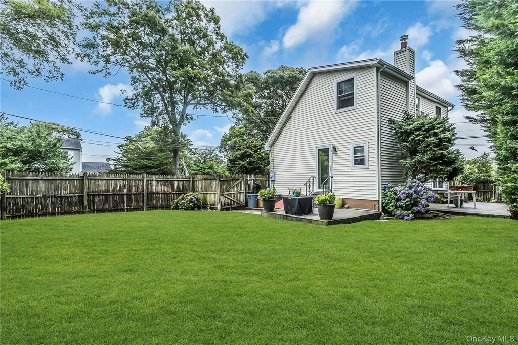 23 Emily Drive Ronkonkoma NY 11779