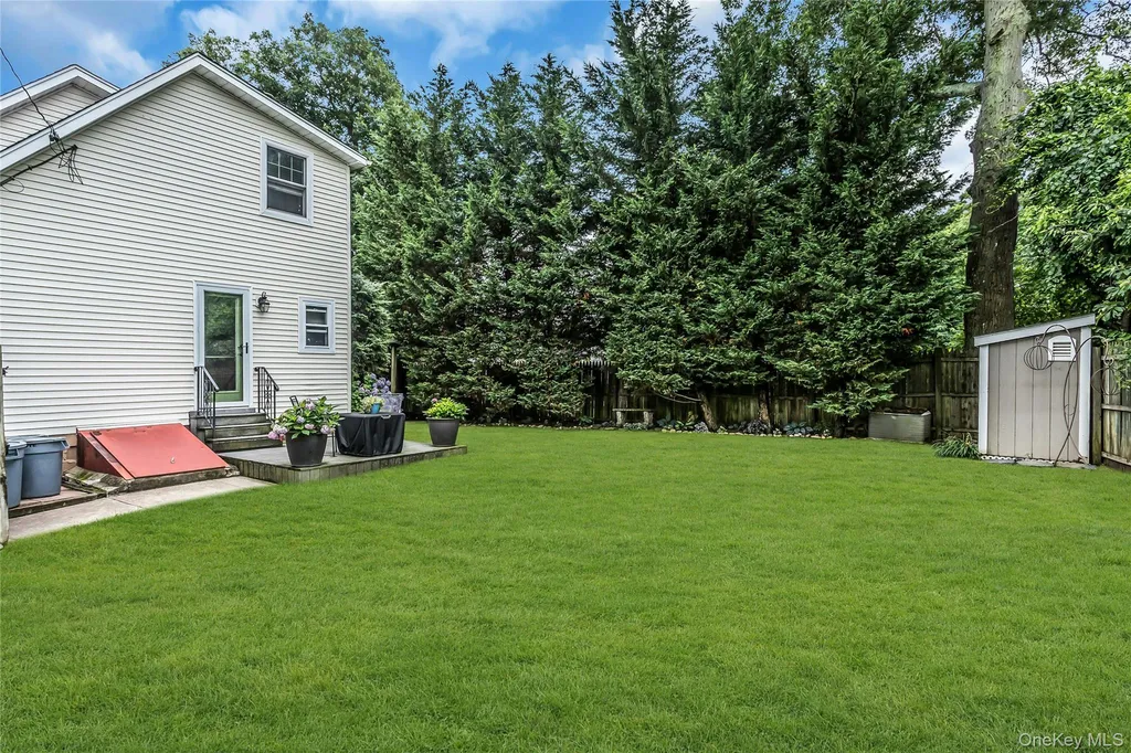 23 Emily Drive Ronkonkoma NY 11779