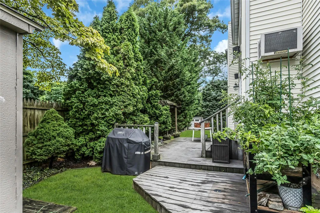 23 Emily Drive Ronkonkoma NY 11779