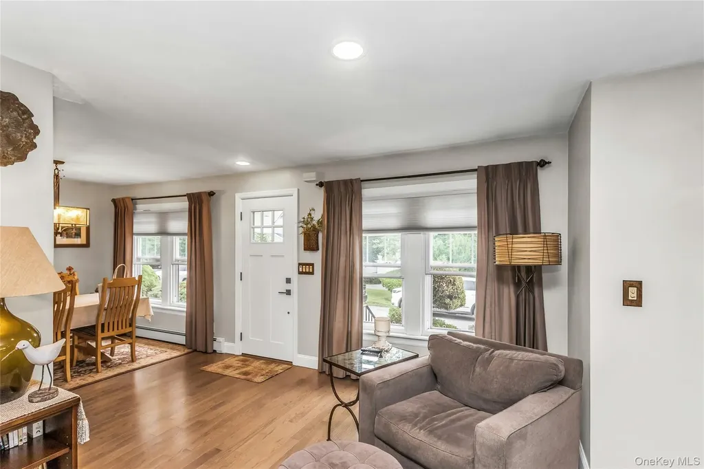 23 Emily Drive Ronkonkoma NY 11779