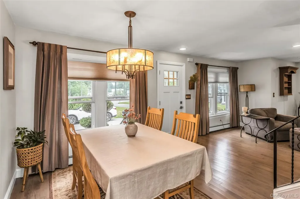 23 Emily Drive Ronkonkoma NY 11779