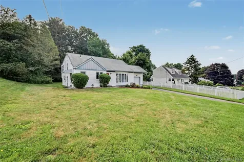 19 Cynthia Road Cortlandt Manor NY 10567