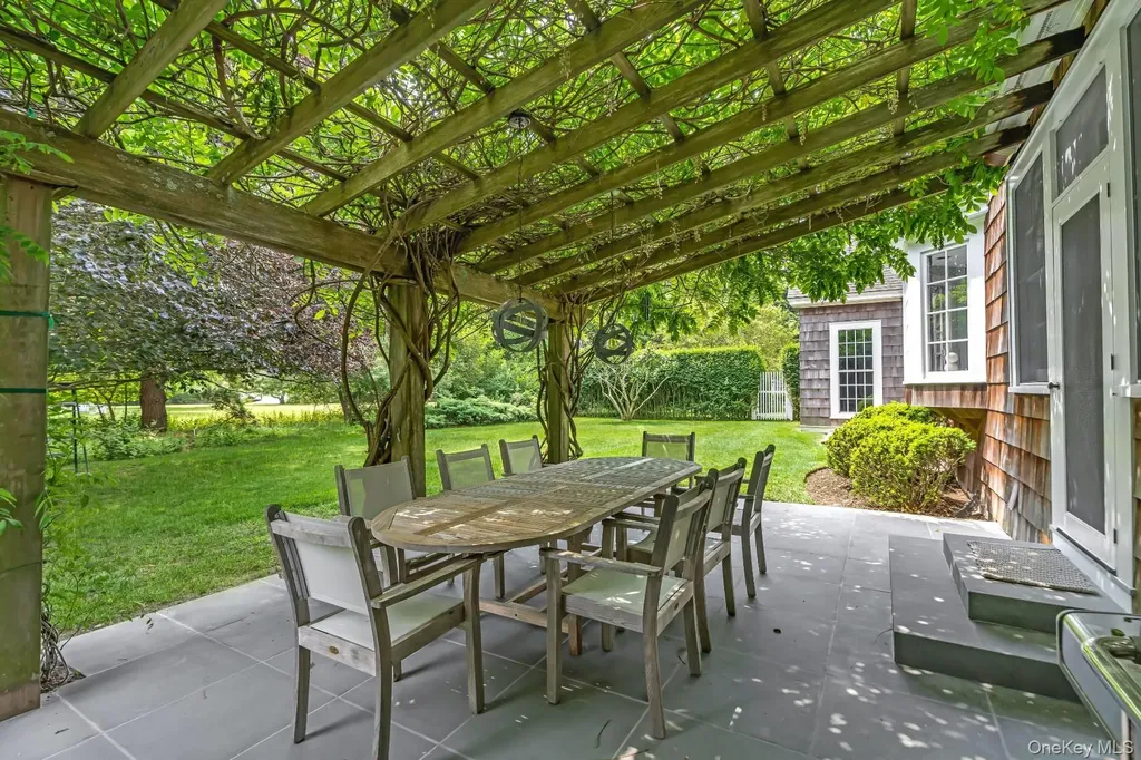 5 Shinnecock Road Quogue NY 11959