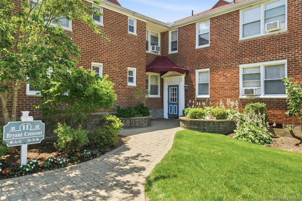 11 Bryant Crescent White Plains NY 10605