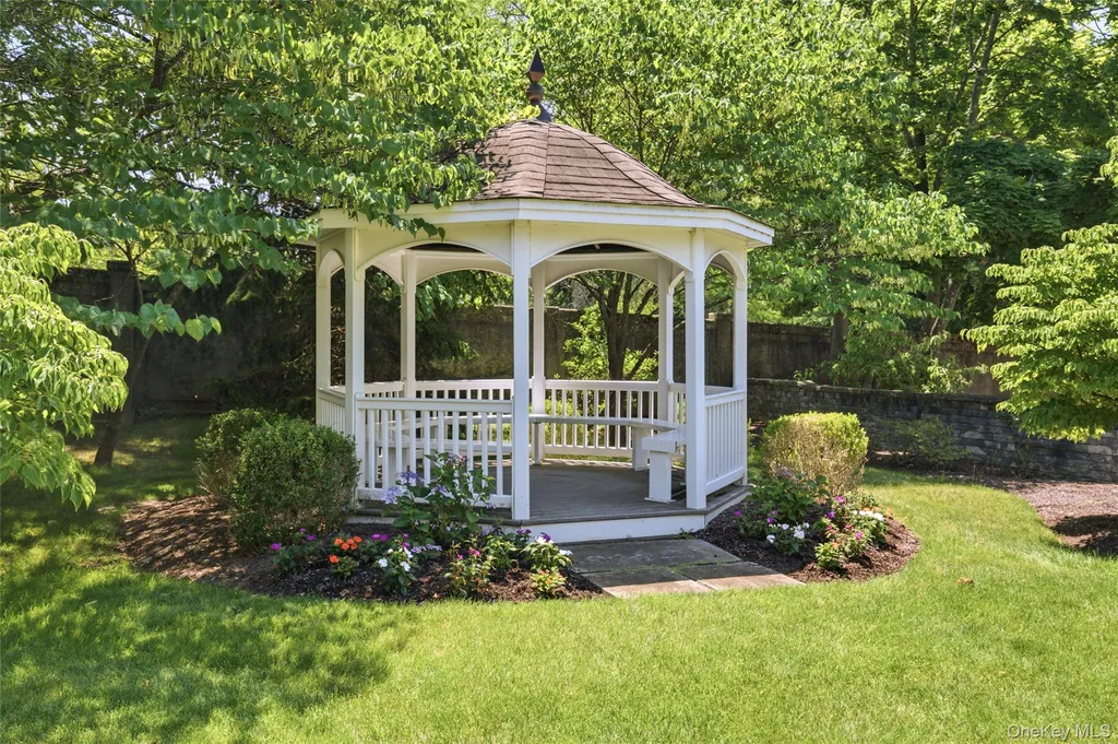 11 Bryant Crescent White Plains NY 10605