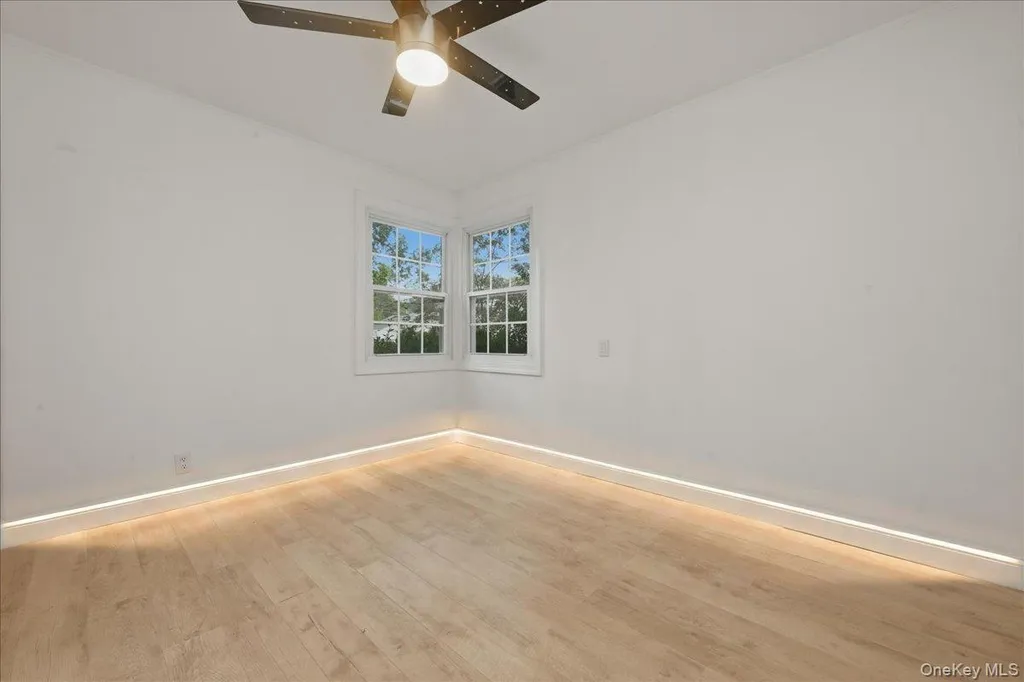 89 W 4th Street Ronkonkoma NY 11779