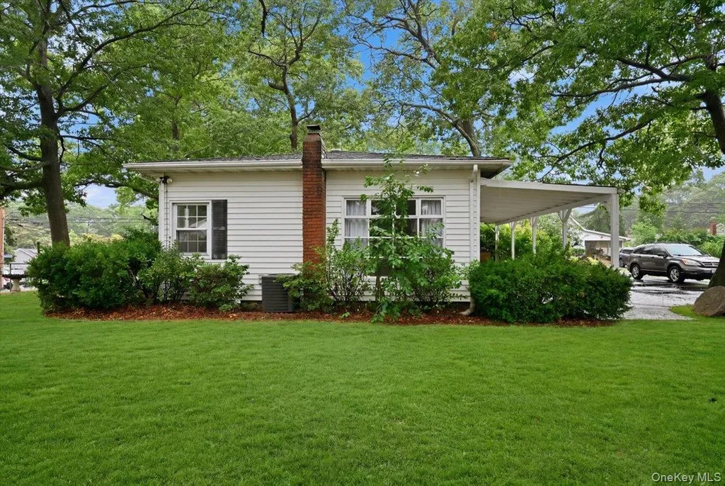 89 W 4th Street Ronkonkoma NY 11779